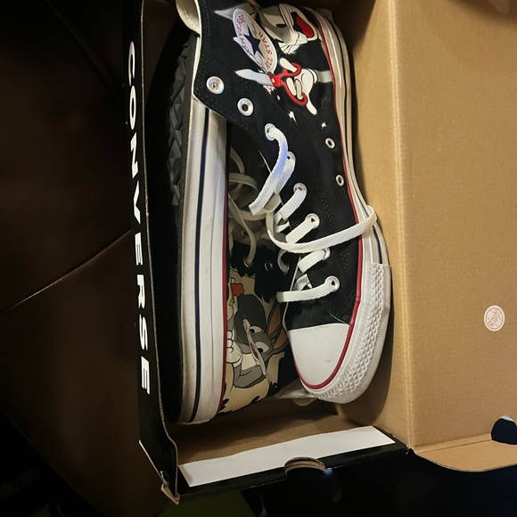 Converse - Picture 2 of 3